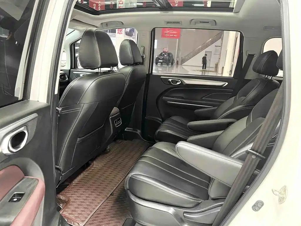 GAC Motor Trumpchi M6 2022 — фото 10