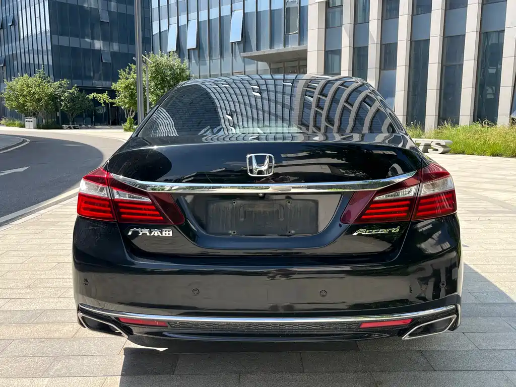 Honda Accord 2018 — фото 5