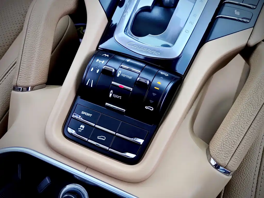 Porsche Cayenne 2013 — фото 21