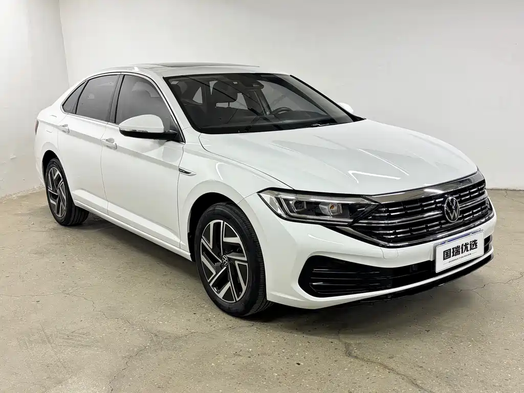 Volkswagen Sagitar 2022