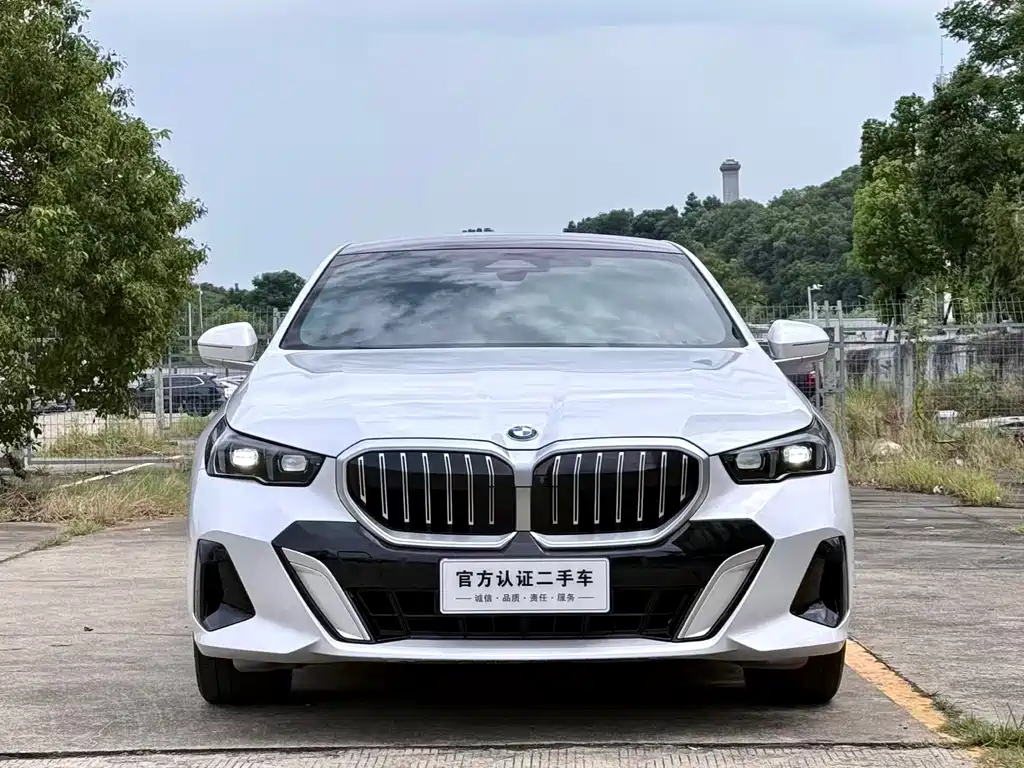 BMW 5 Series 2024