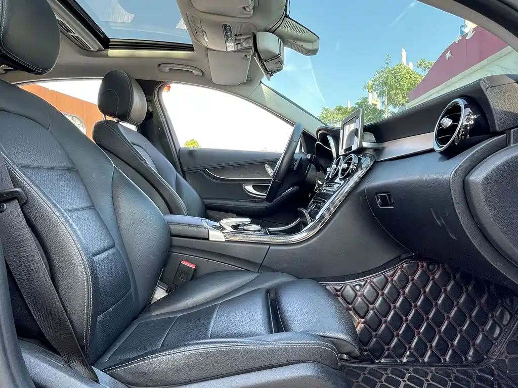 Mercedes-Benz C-Class 2018 — фото 10