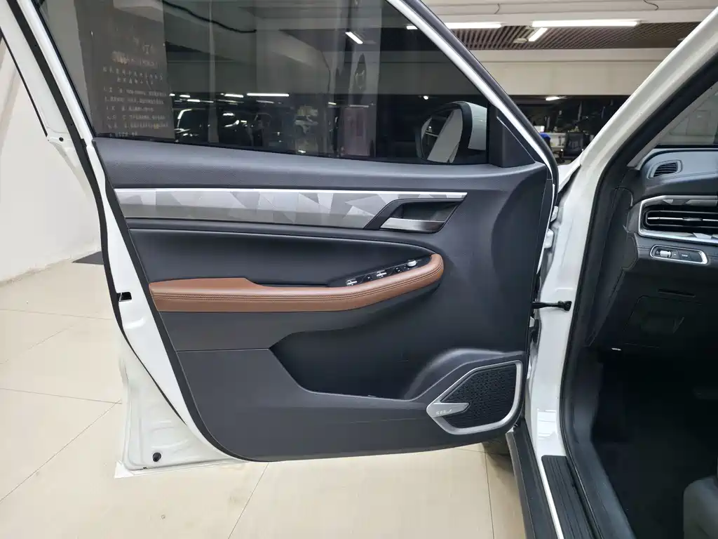 Geely Vision X6 2021 — фото 17
