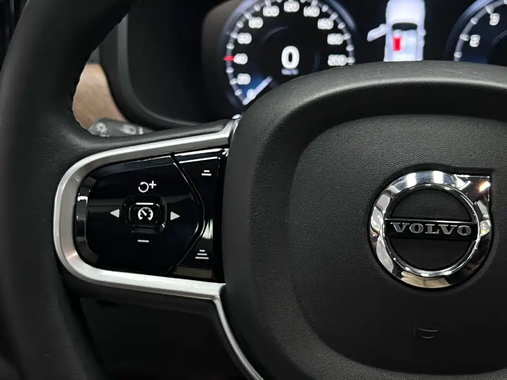 Volvo S90 2018 — фото 17
