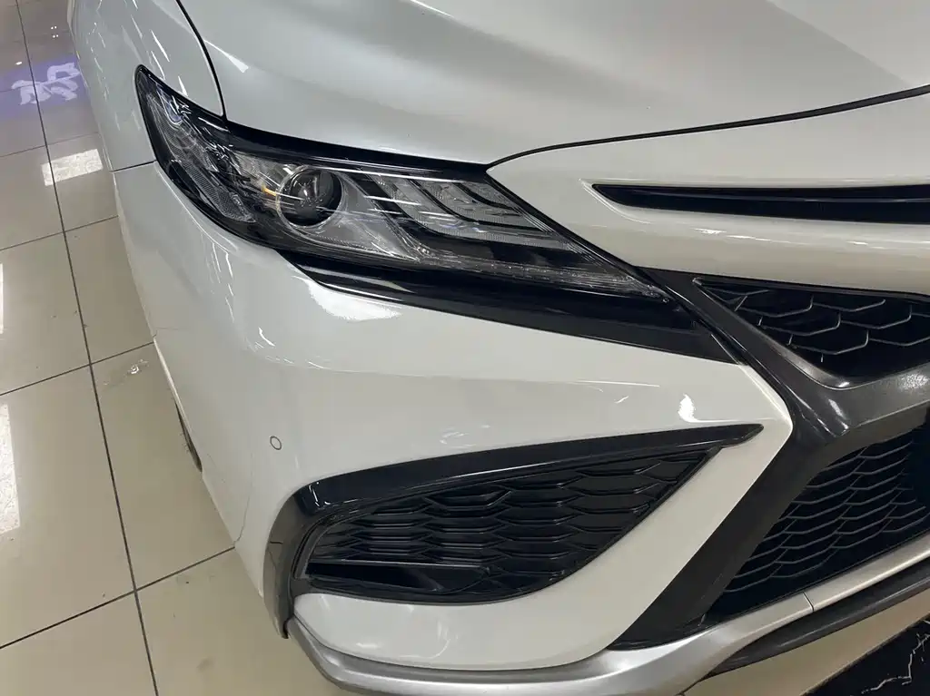 Toyota Camry 2022 — фото 13