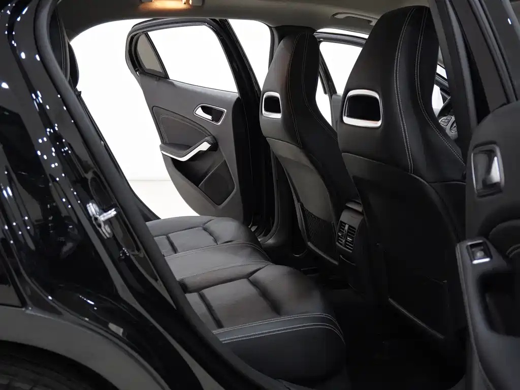 Mercedes-Benz GLA 2018 — фото 11