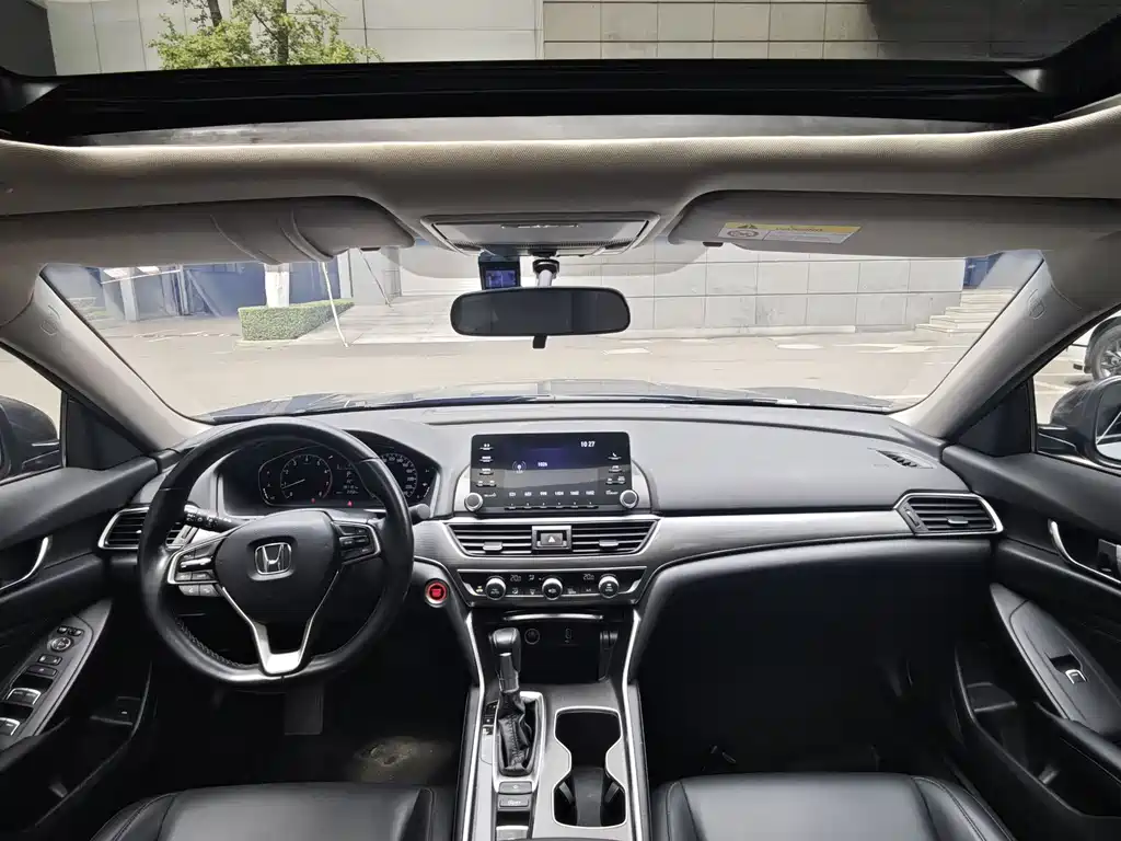 Honda Accord 2020 — фото 13