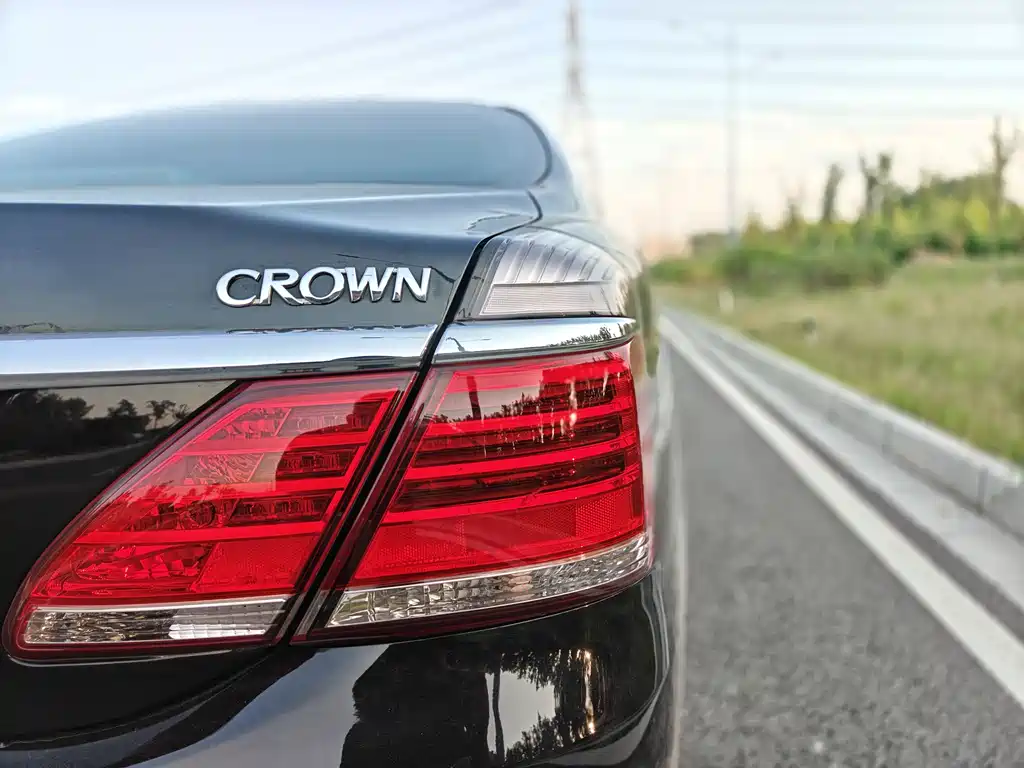 Toyota Crown 2013 — фото 14