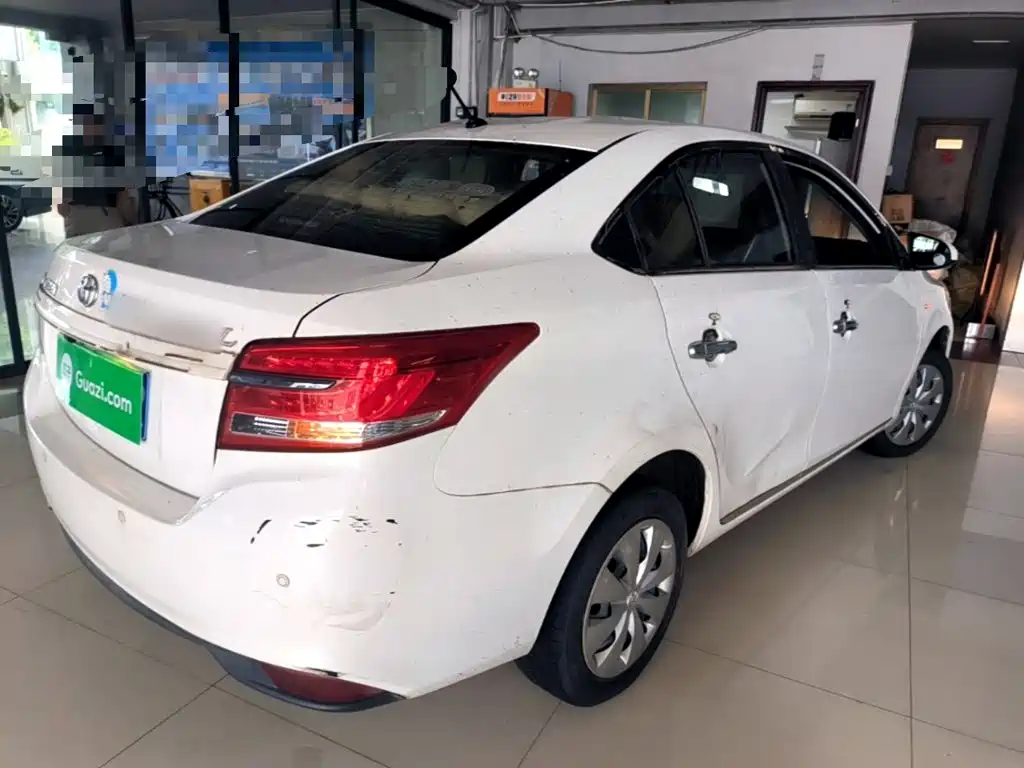 Toyota Yaris L 2019