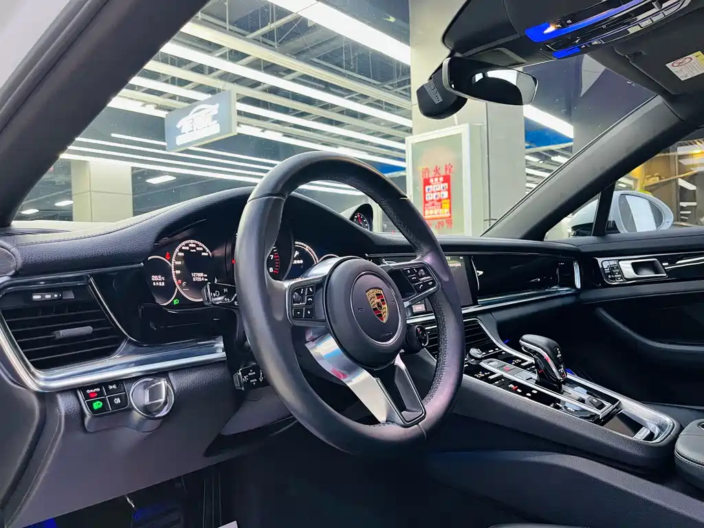 Porsche Panamera 2017 — фото 12