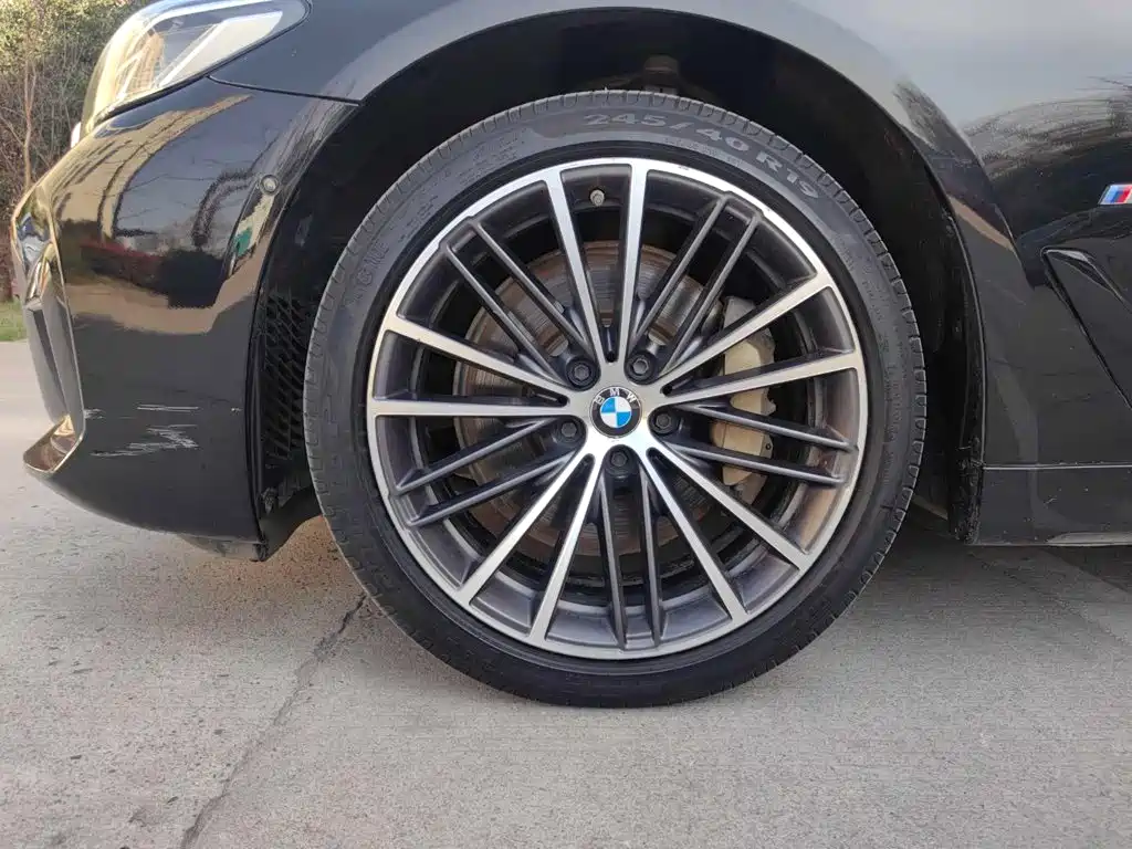 BMW 5 Series 2021 — фото 14