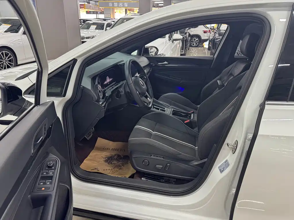 Volkswagen Golf 2022