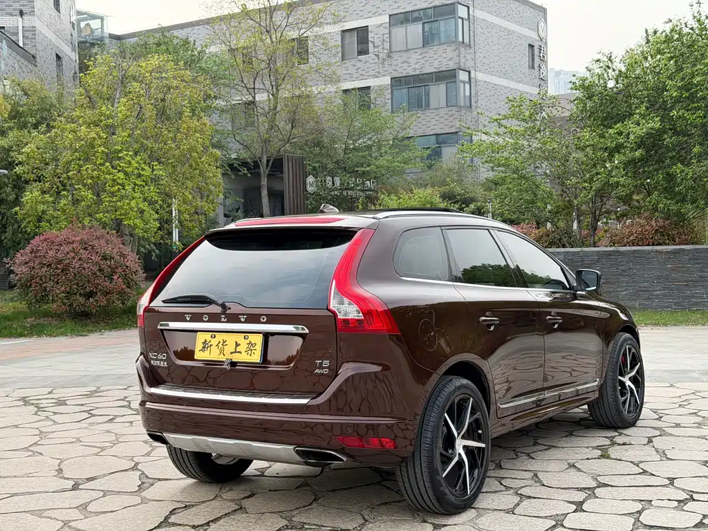 Volvo XC60 2016 — фото 11