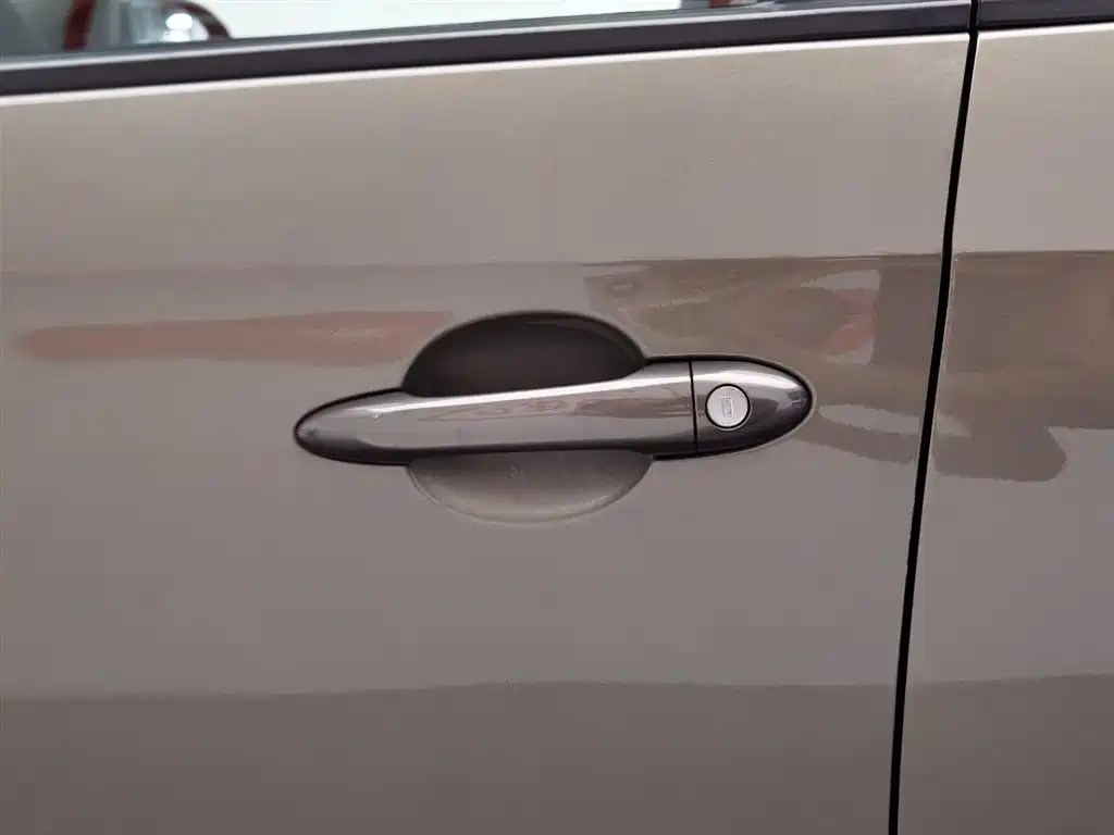 Buick Excelle 2015 — фото 18