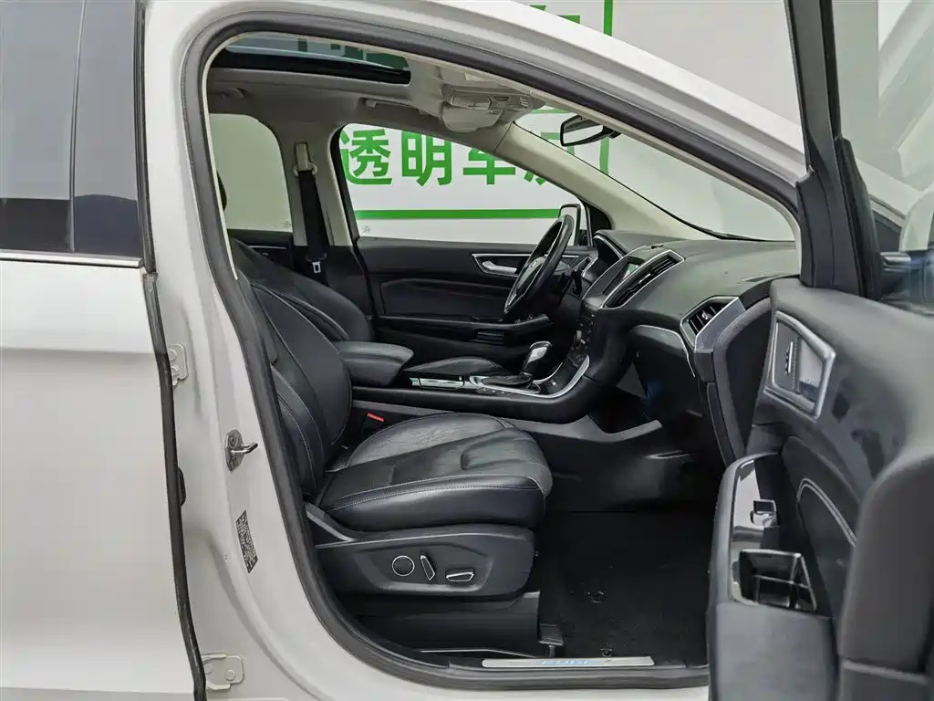 Ford Edge 2016 — фото 23