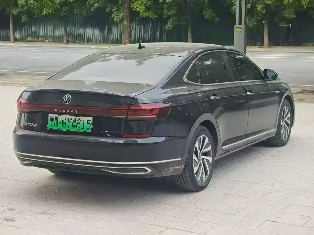 Volkswagen Passat Plug-In Hybrid 2022 — фото 7