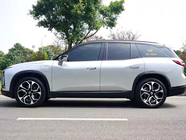 NIO ES8 2020