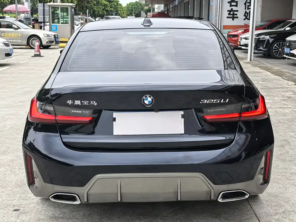 BMW 3 Series 2023 — фото 10