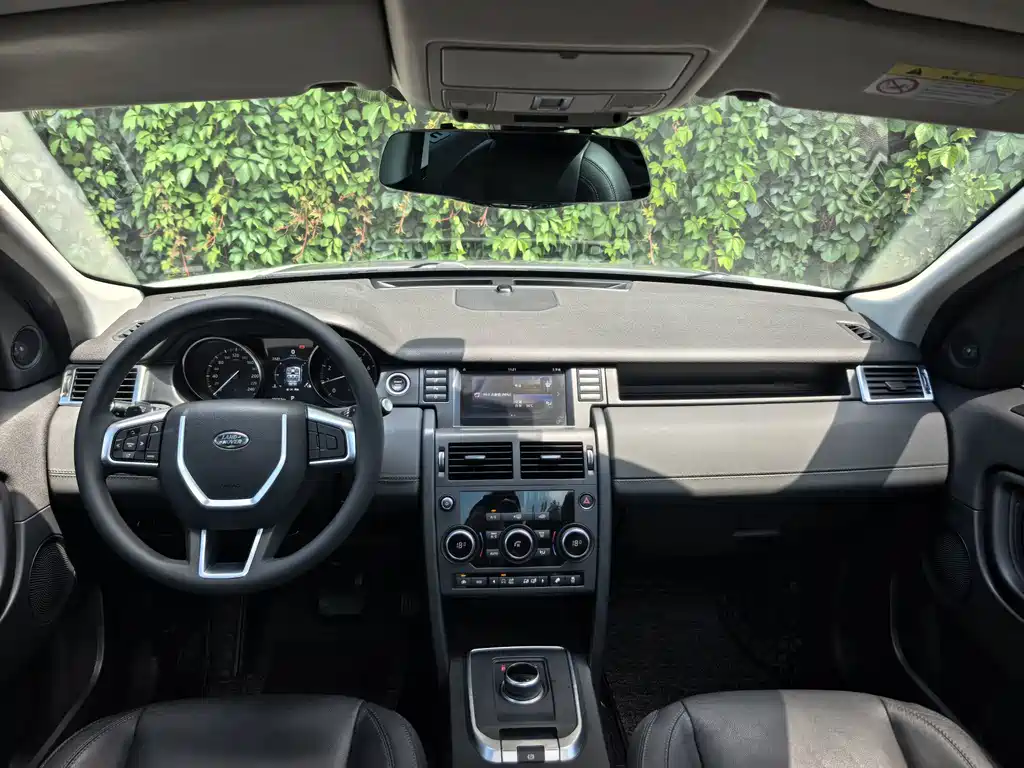 Land Rover Discovery Sport 2017 — фото 11