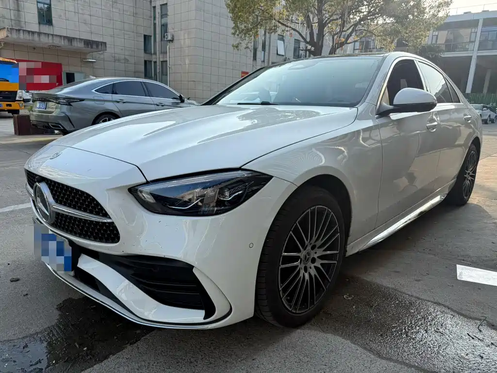 Mercedes-Benz C-Class 2025