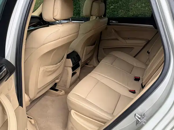 BMW X6 2011
