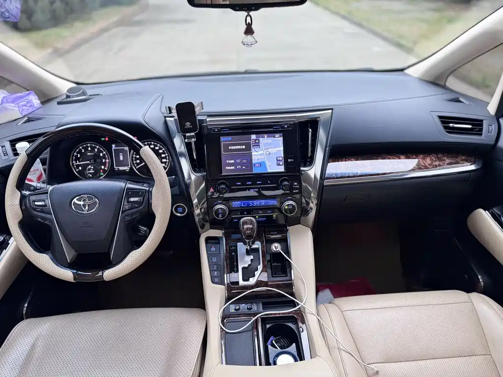 Toyota Alphard 2019 — фото 9