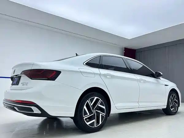 Volkswagen Sagitar 2022