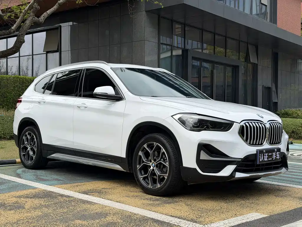 BMW X1 2020 — фото 1