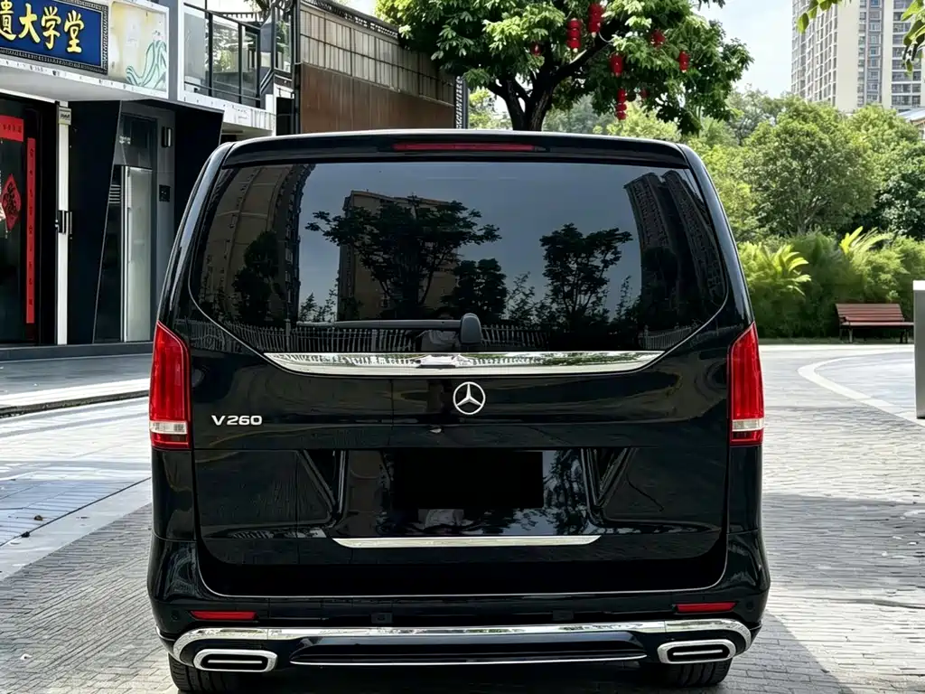 Mercedes-Benz V-Class 2023 — фото 8