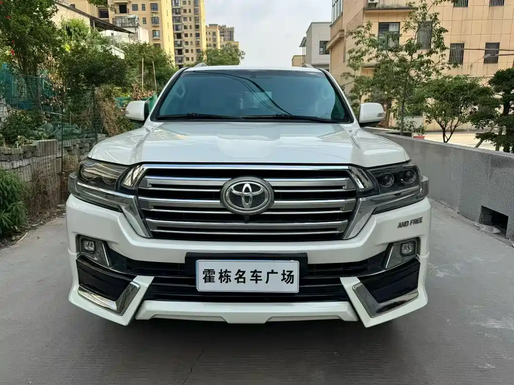 Toyota Land Cruiser 2018 — фото 2