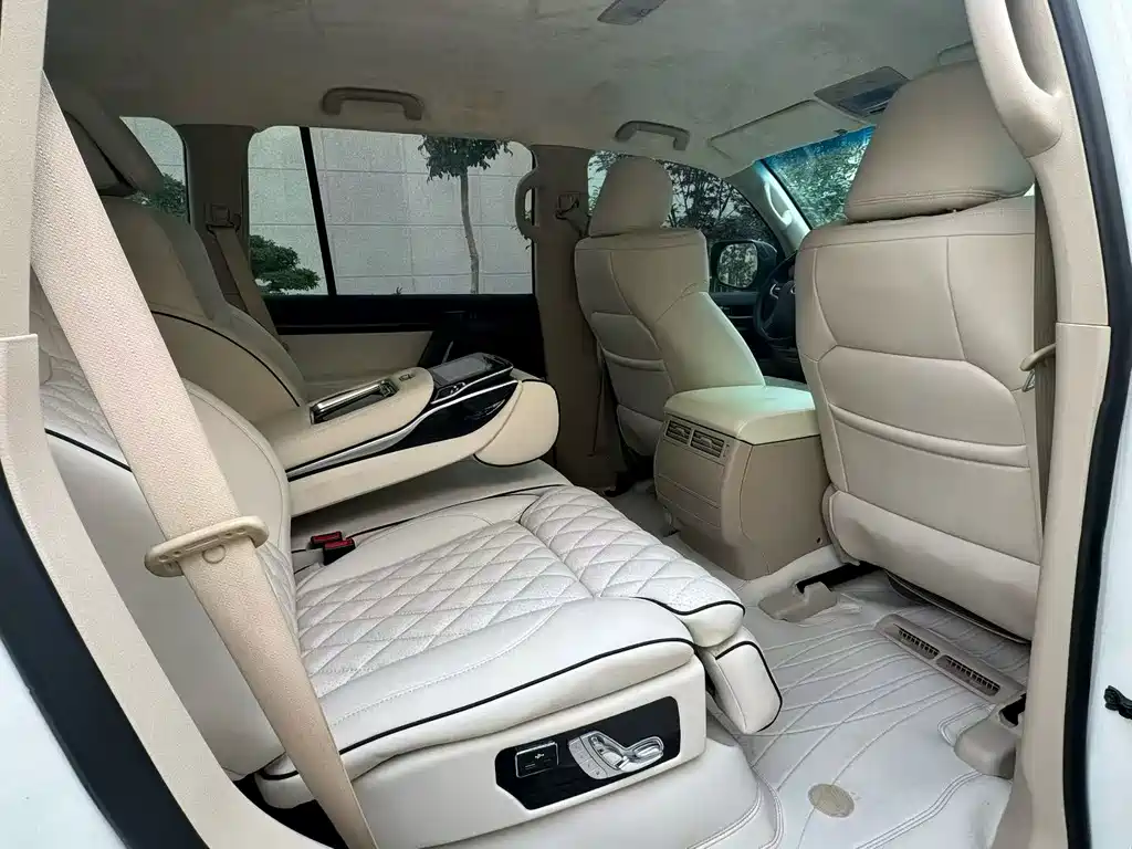 Toyota Land Cruiser 2018 — фото 6