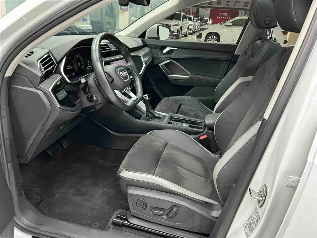 Audi Q3 2022 — фото 11