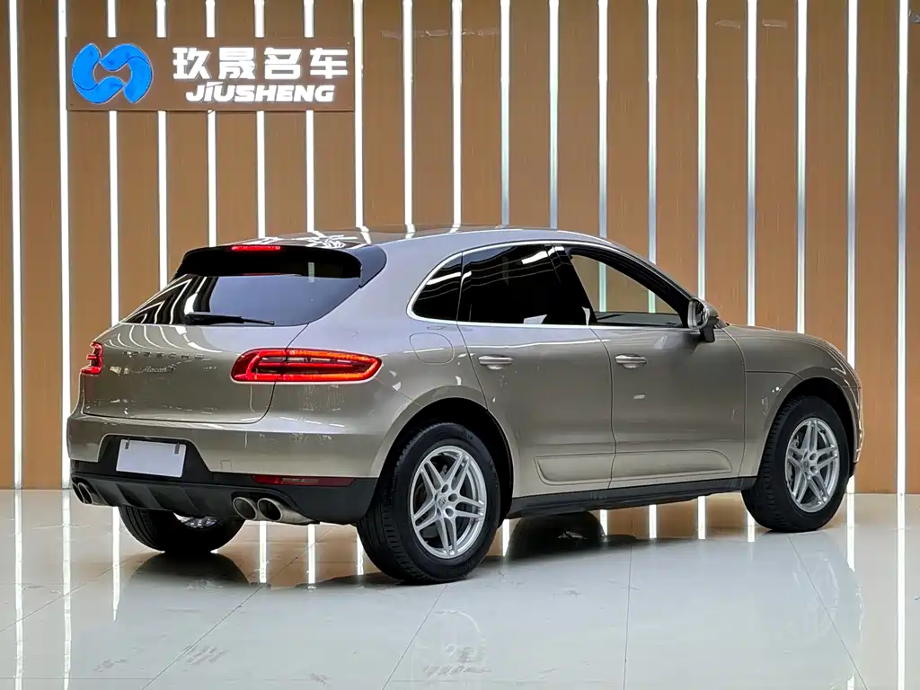 Porsche Macan 2017 — фото 21