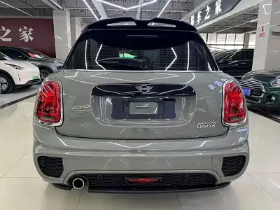 MINI MINI 2018