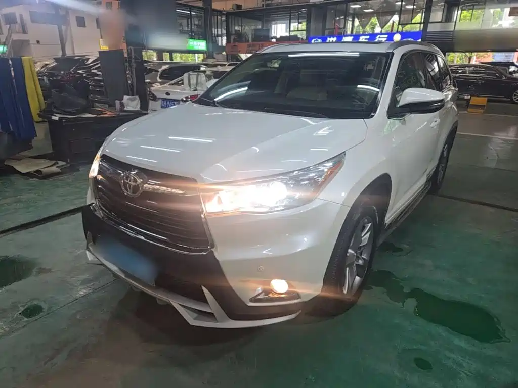 Toyota Highlander 2017 — фото 1