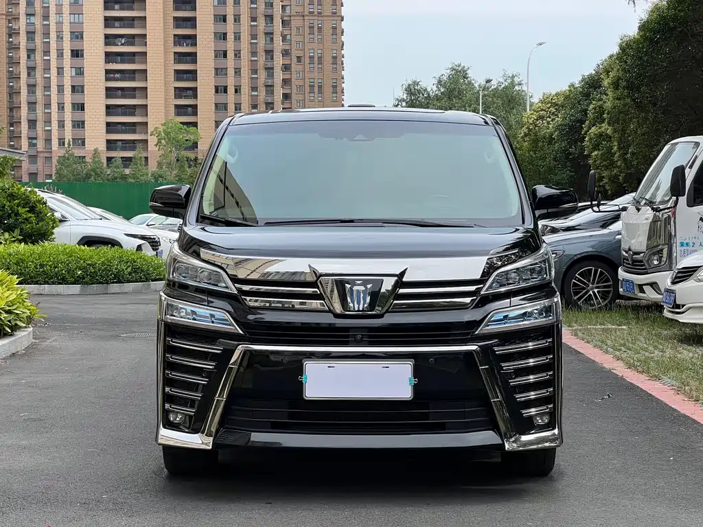 Toyota Vellfire 2022 — фото 2