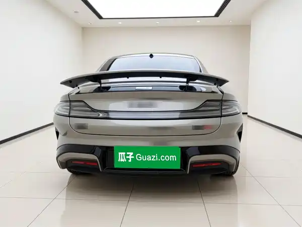 Xiaomi SU7 2024