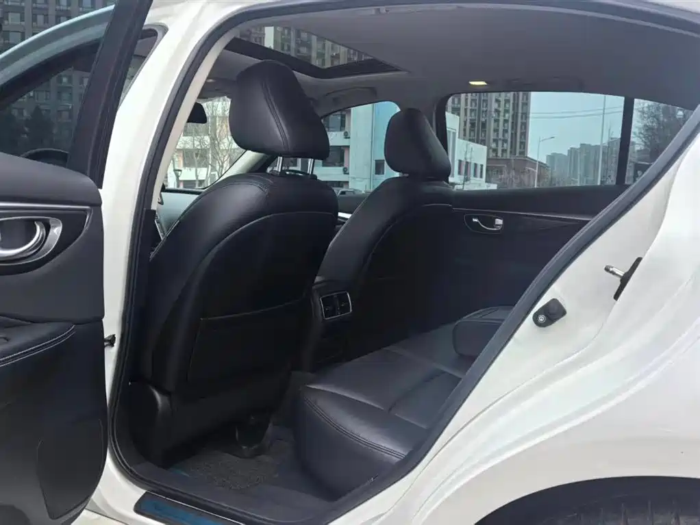 Infiniti Q50L 2016