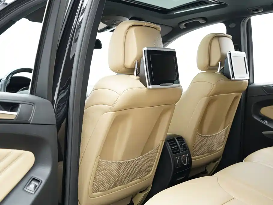 Mercedes-Benz M-Class 2011 — фото 10