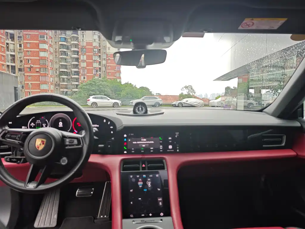 Porsche Taycan 2024