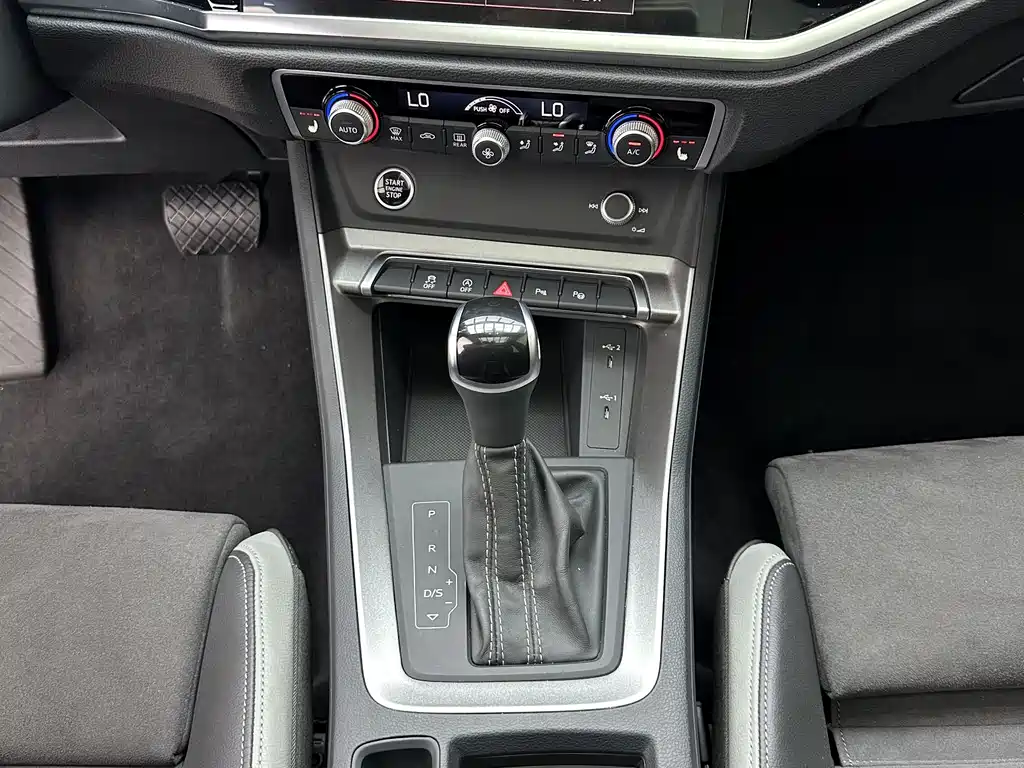Audi Q3 2022 — фото 15