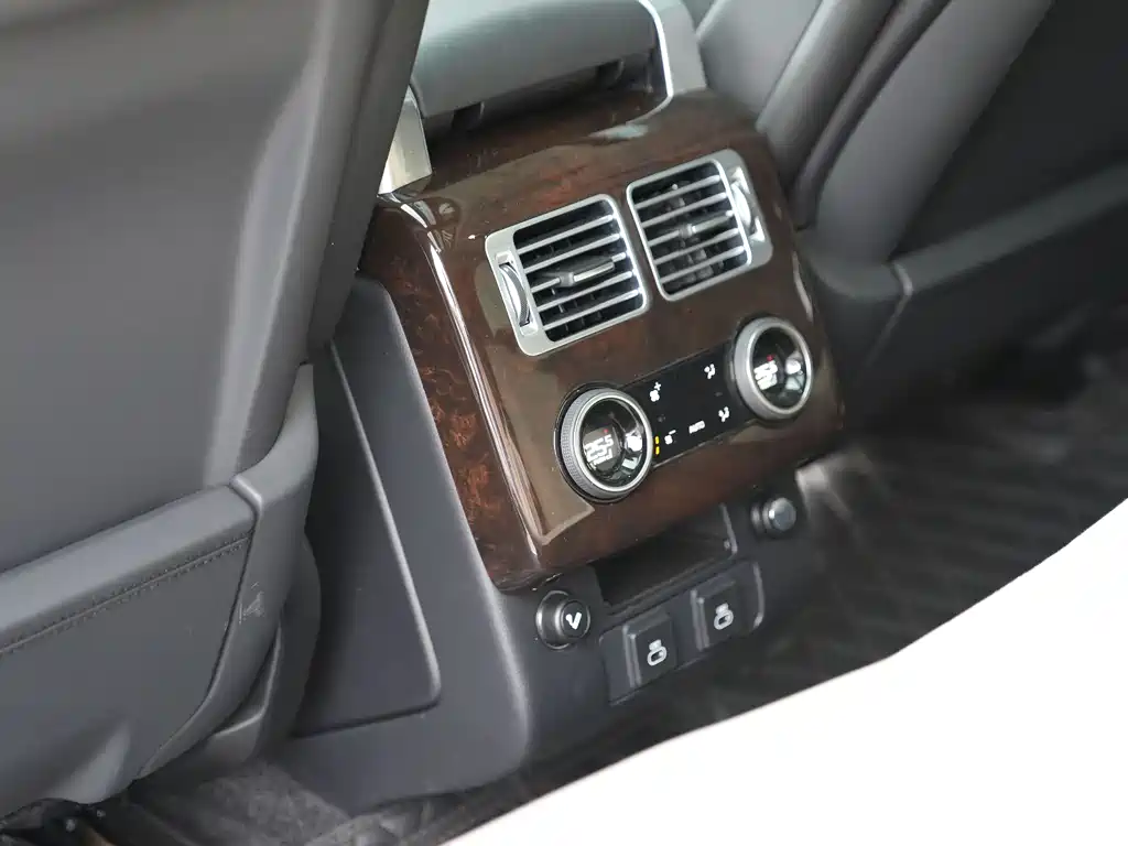 Land Rover Range Rover 2022 — фото 13