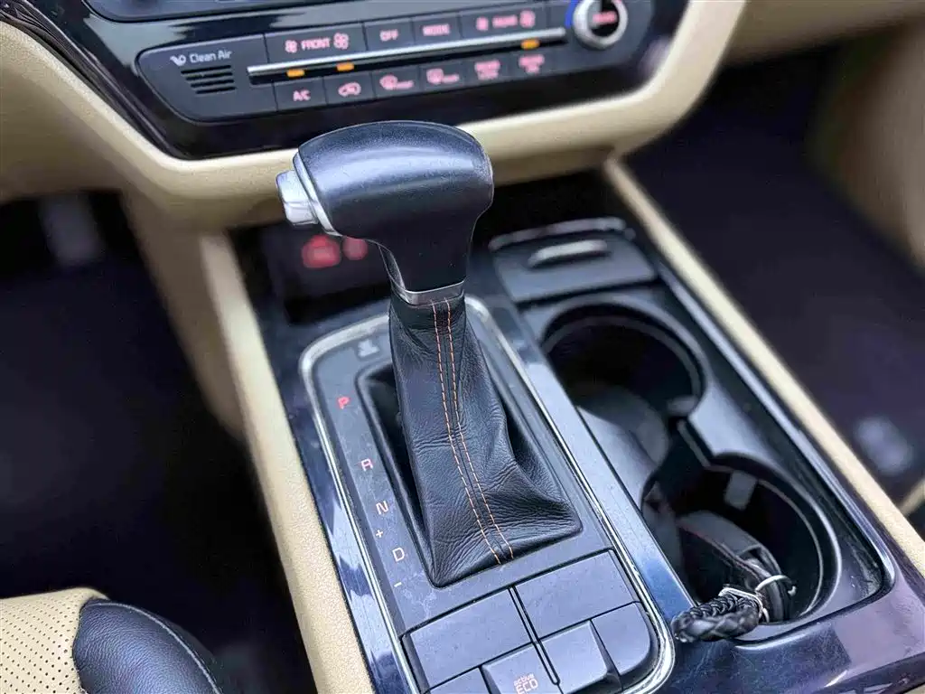 Kia Carnival 2017 — фото 13