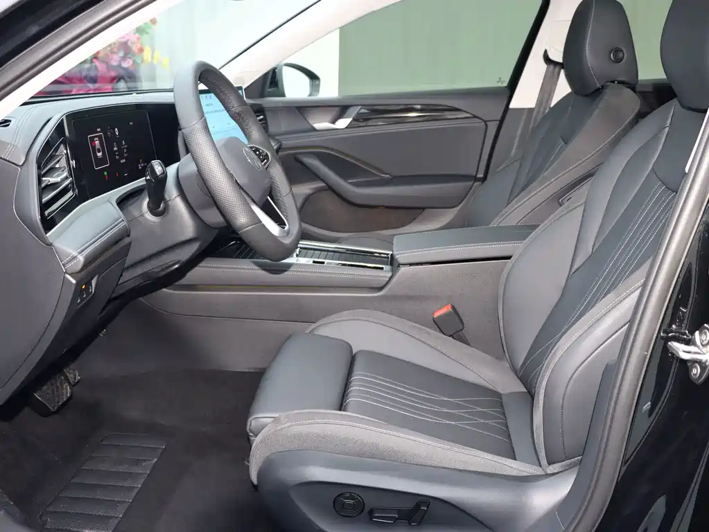 Volkswagen Magotan 2025