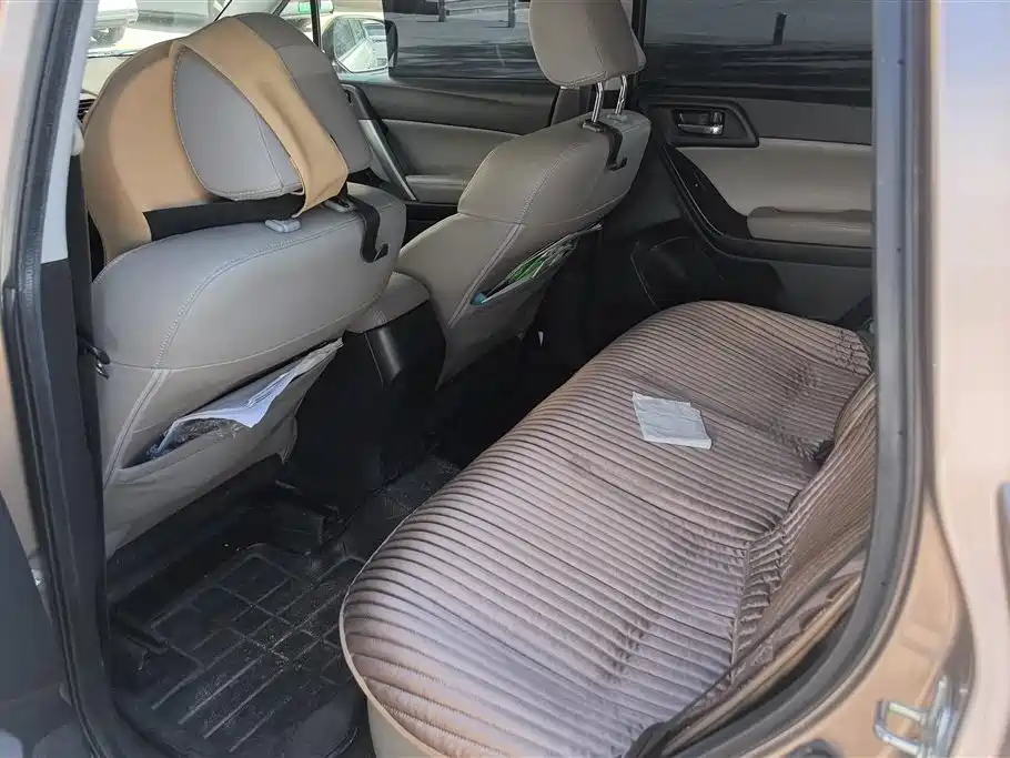 Subaru Forester 2015 — фото 11