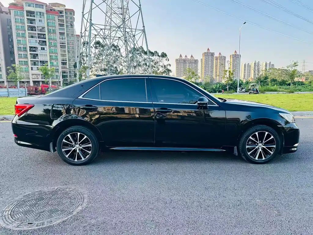 Toyota Crown 2018 — фото 6
