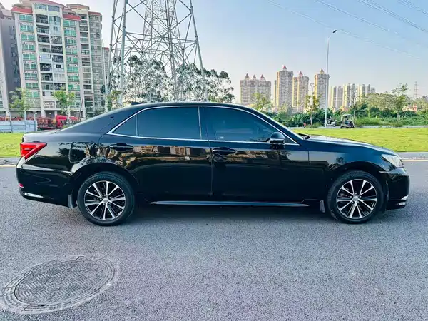 Toyota Crown 2018