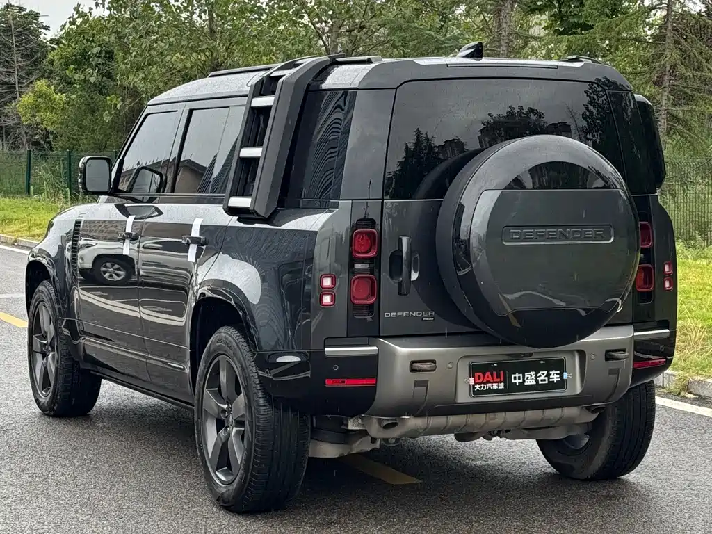 Land Rover Defender 2023 — фото 4