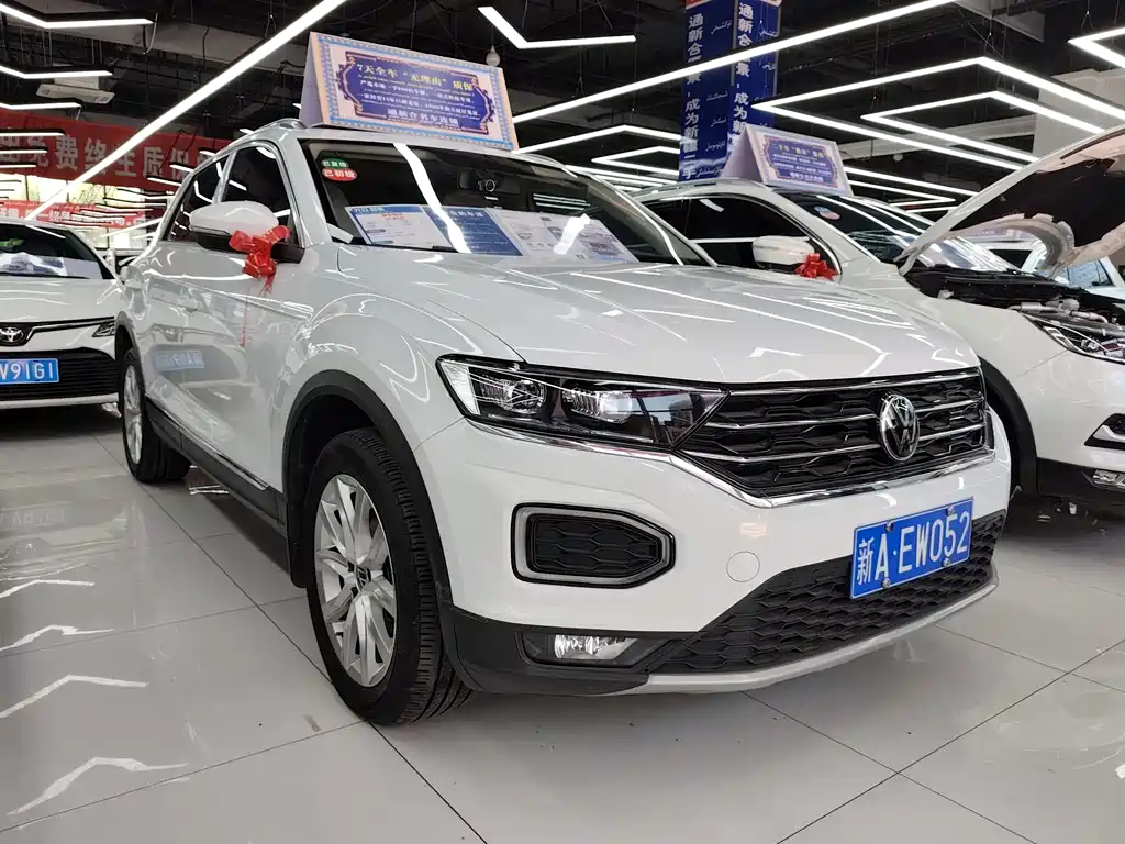 Volkswagen T-Roc 2023 — фото 3