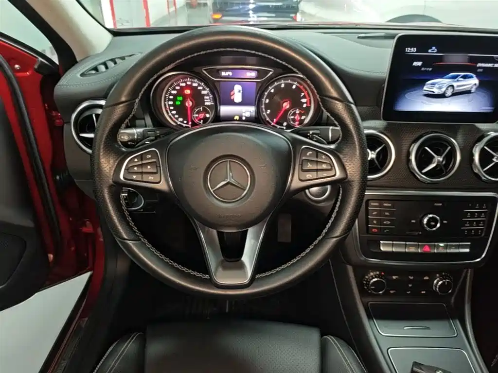 Mercedes-Benz GLA 2018 — фото 11